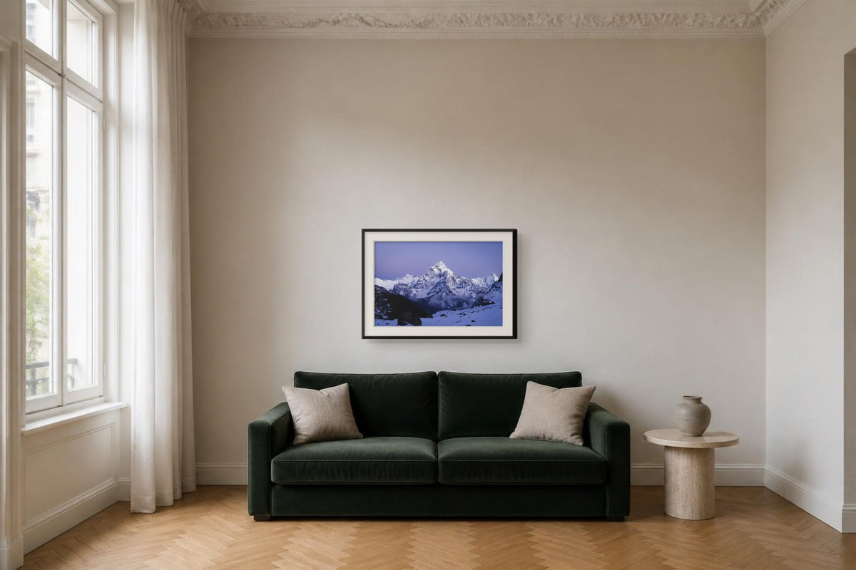 Abendlicht, Fine-Art-Fotografie, Raumansicht 90 × 60 cm im Altbau